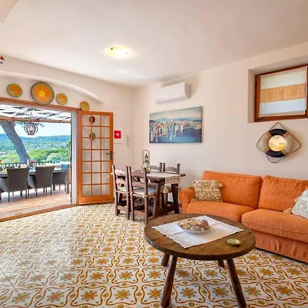 Βίλα Elicriso Le Bombarde, Αλγκέρο