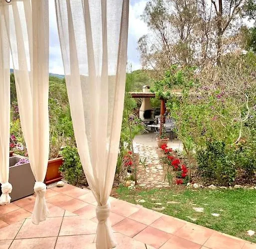 Elicriso Le Bombarde, Villa *