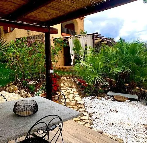 Elicriso Le Bombarde, Villa *