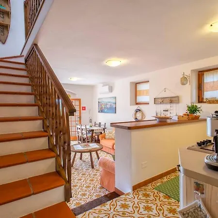 Elicriso Le Bombarde, * 알게로