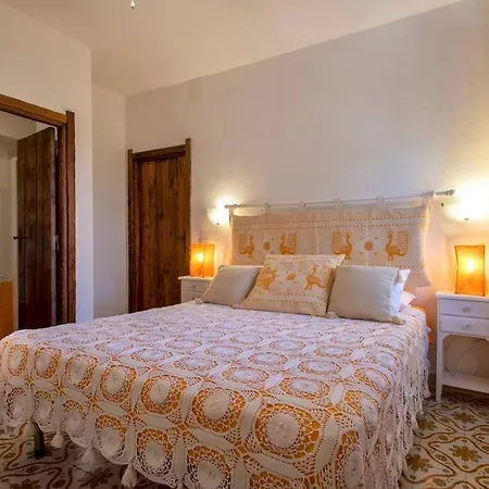 Elicriso Le Bombarde,