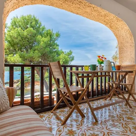 빌라 Elicriso Le Bombarde, 알게로