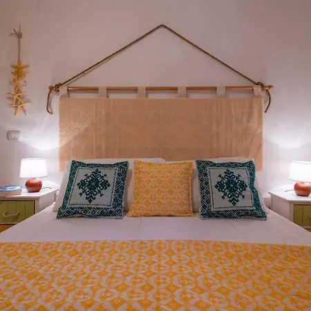 Elicriso Le Bombarde, Villa *