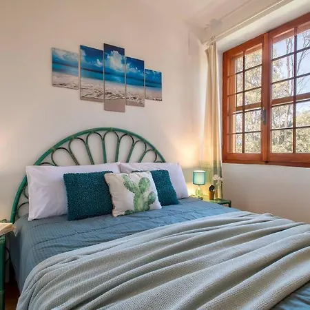 Elicriso Le Bombarde, Villa *