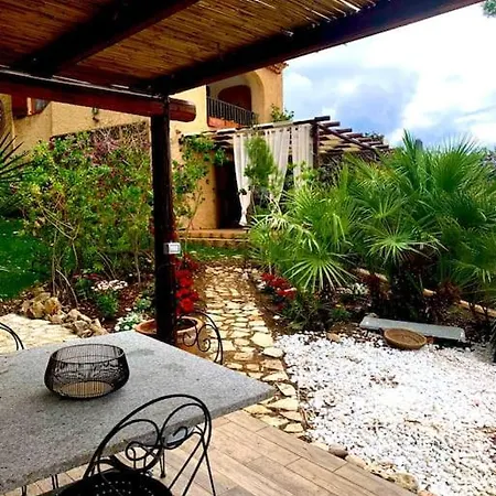 Elicriso Le Bombarde, Villa *