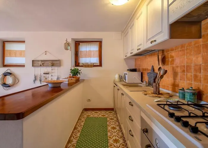 Villa Elicriso Le Bombarde, *