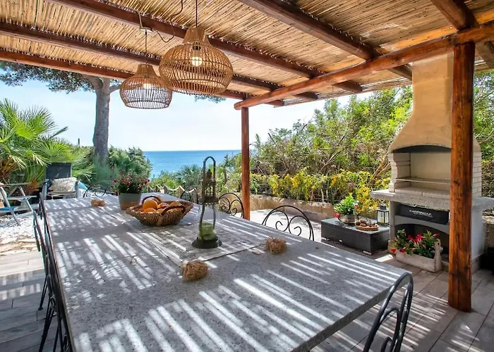 Elicriso Le Bombarde, * ألغيرو