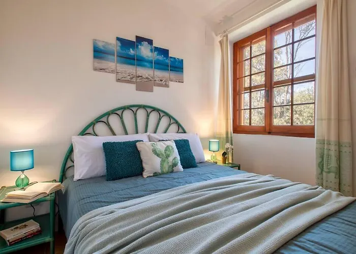 Elicriso Le Bombarde, فيلة *